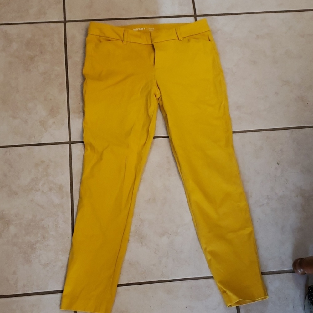 Old Navy Pixie Pant